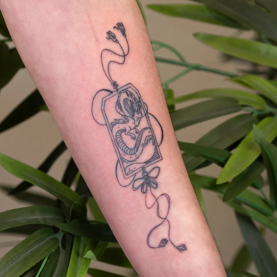 Tatuaje de fine line del estudio MOTINK